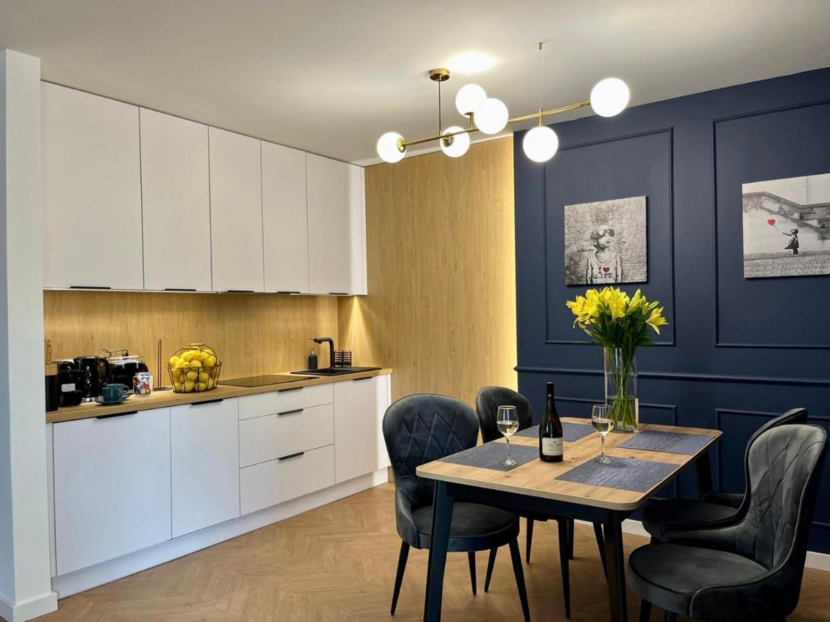 Apartamenty Maxa Czornyja เยเลเนียกูรา ภายนอก รูปภาพ