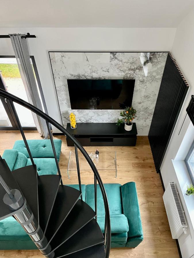Apartamenty Maxa Czornyja เยเลเนียกูรา ภายนอก รูปภาพ