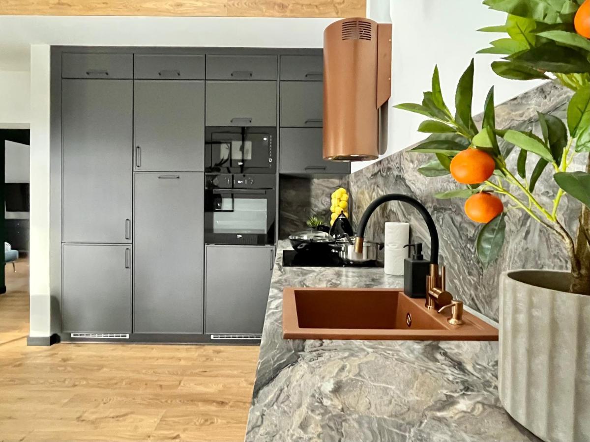 Apartamenty Maxa Czornyja เยเลเนียกูรา ภายนอก รูปภาพ
