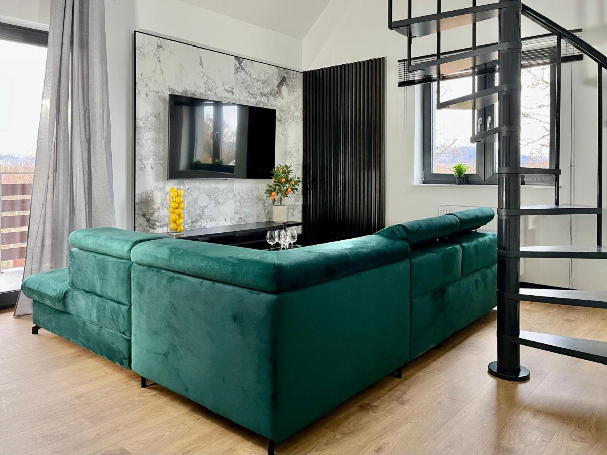 Apartamenty Maxa Czornyja เยเลเนียกูรา ภายนอก รูปภาพ