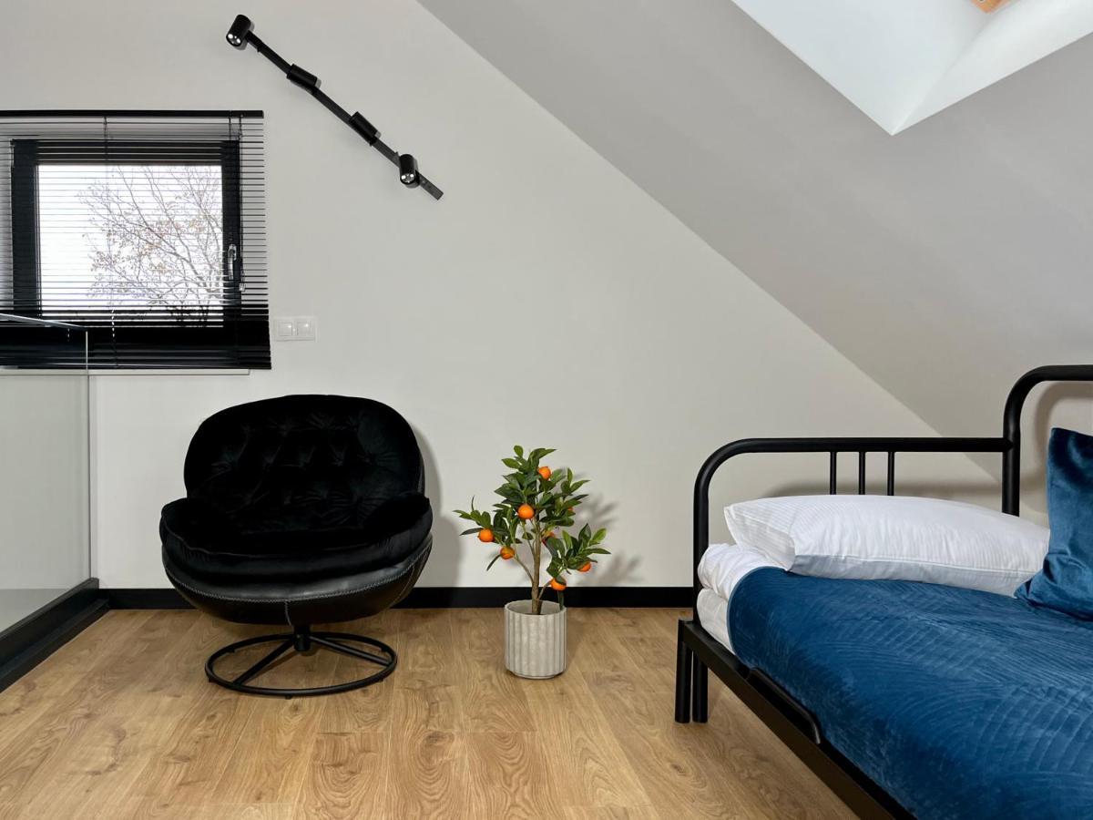 Apartamenty Maxa Czornyja เยเลเนียกูรา ภายนอก รูปภาพ