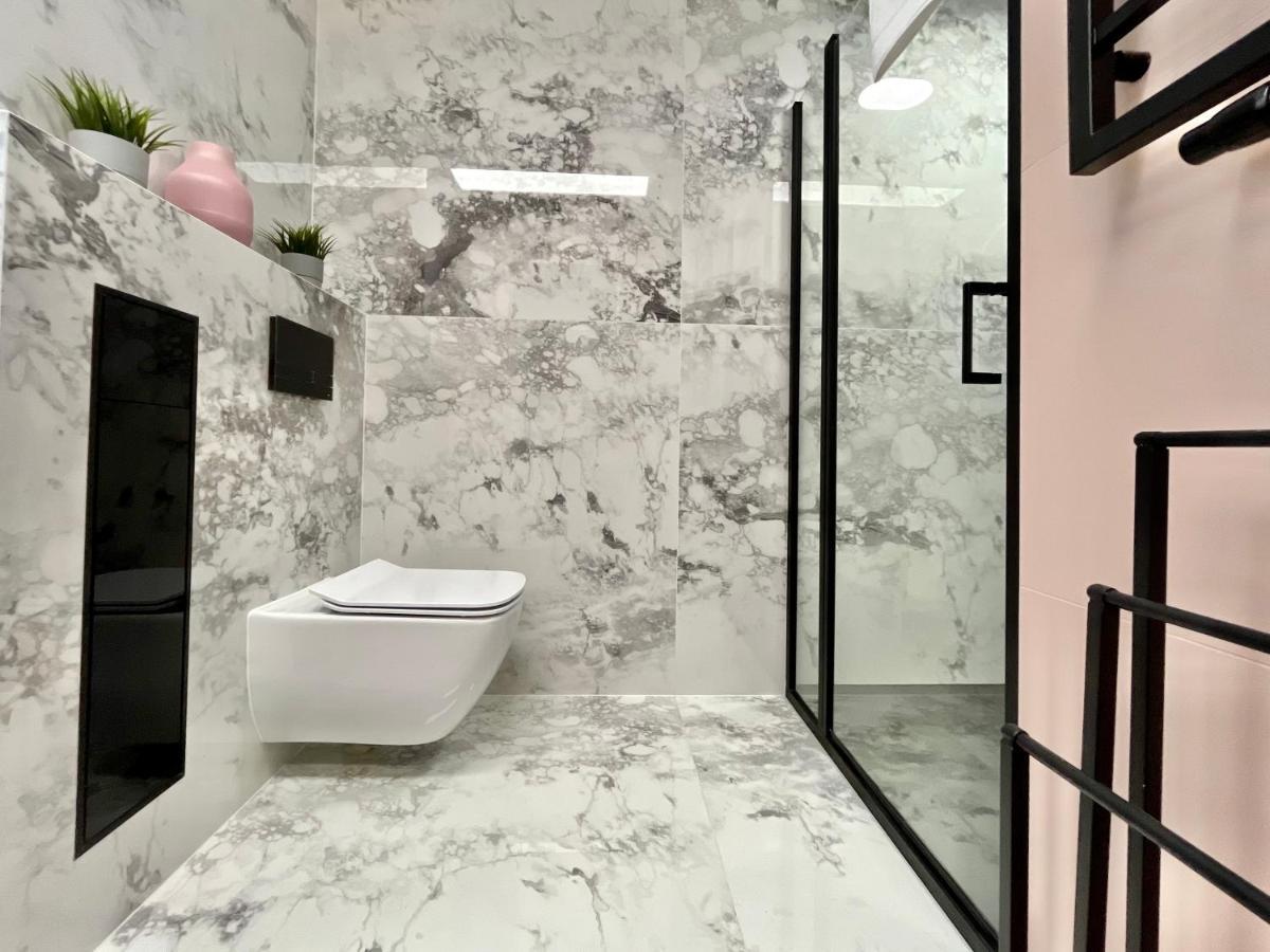 Apartamenty Maxa Czornyja เยเลเนียกูรา ภายนอก รูปภาพ