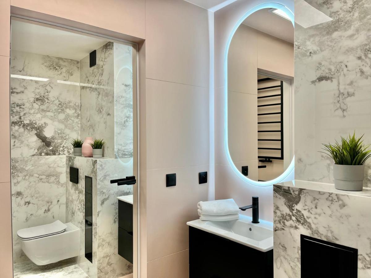 Apartamenty Maxa Czornyja เยเลเนียกูรา ภายนอก รูปภาพ