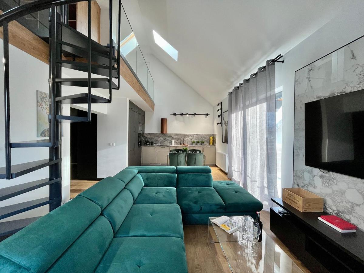 Apartamenty Maxa Czornyja เยเลเนียกูรา ภายนอก รูปภาพ