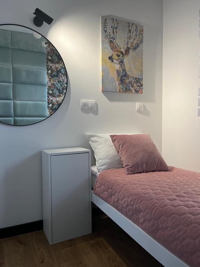 Apartamenty Maxa Czornyja เยเลเนียกูรา ภายนอก รูปภาพ